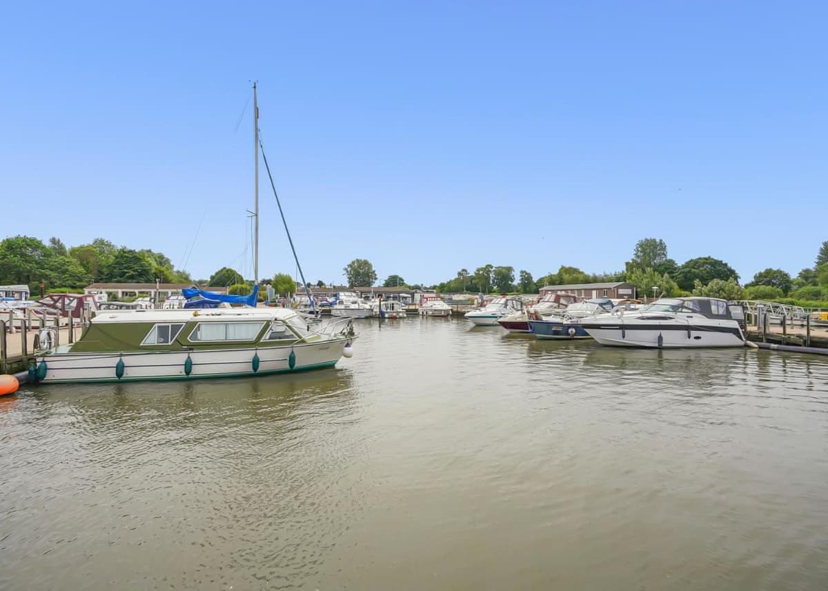 Broadlands Park And Marina Hotel Pakefield Luaran gambar